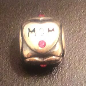 Silver and Red 'MOM' Charm Bead